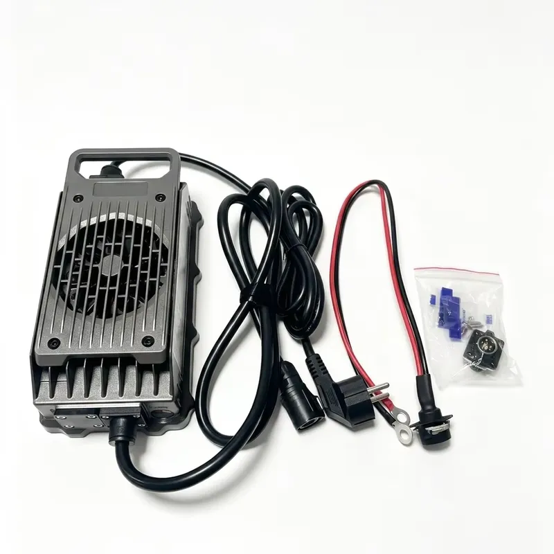 شاحن لوح التزلج الكهربائي Efoi - مراجعة 84V 20A Smart Charger وسعره